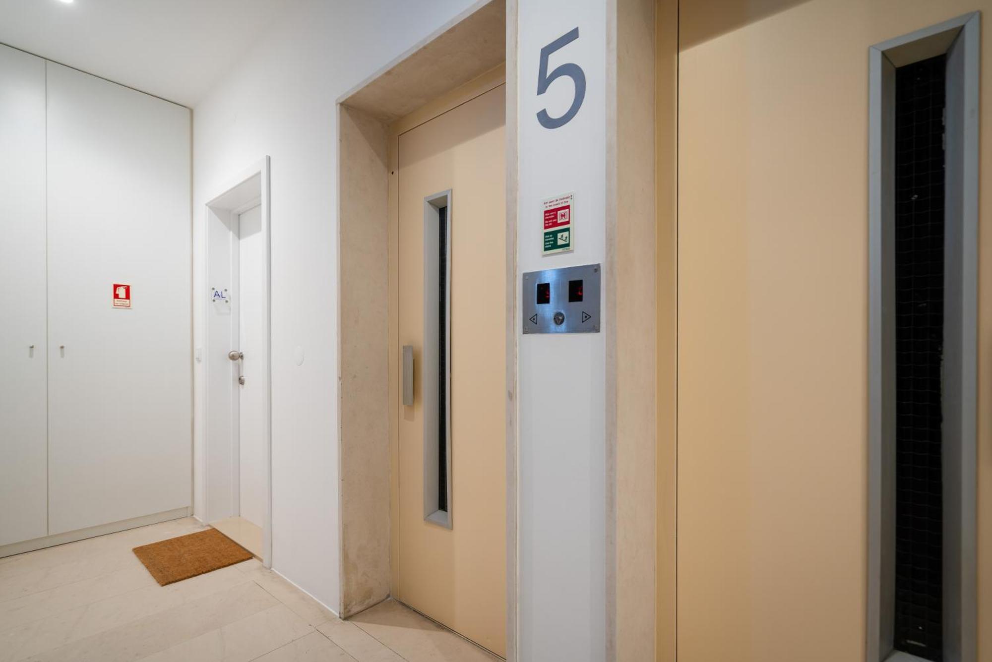 Host Wise - Trendy Spacious Flats - Matosinhos Oda fotoğraf